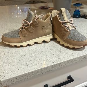 Womens Sorel Kinetic Caribou Boots